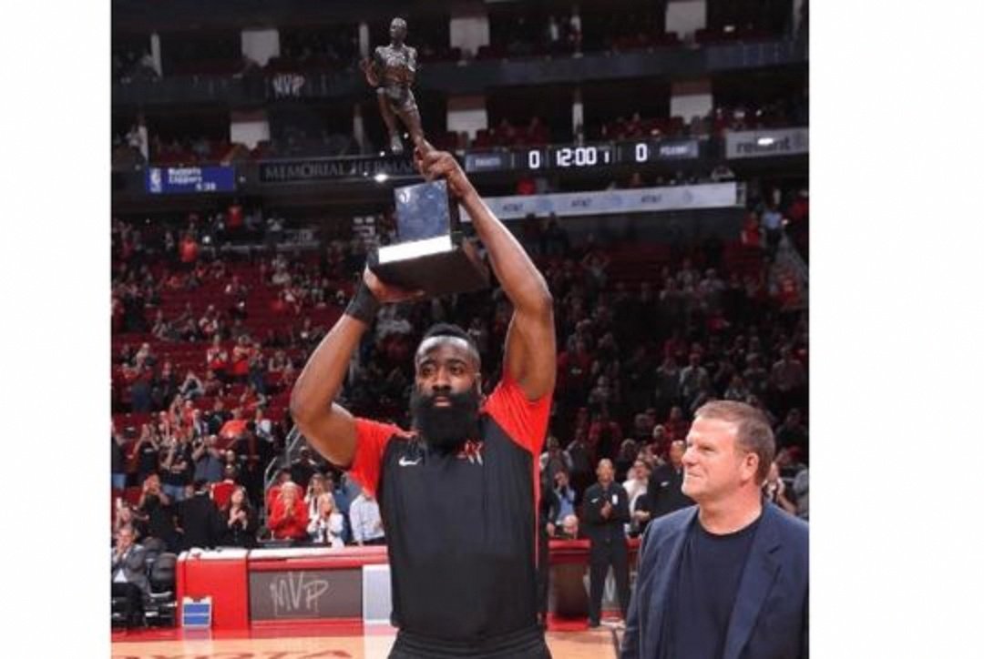 关于全明星赛赛程吃紧；洛杉矶快船赛后调整名单；目标明确；纪律约束更严格的信息